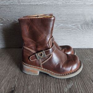 Circo Toodler Brown Boots with Heart Buckle 8.5